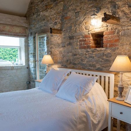 The Barn At Amberwell Bed & Breakfast Ditcheat Exterior photo
