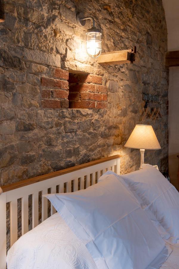 The Barn At Amberwell Bed & Breakfast Ditcheat Exterior photo